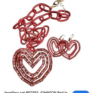 Betsey Johnson Valentine’s Day perfect ! Necklace and earrings!